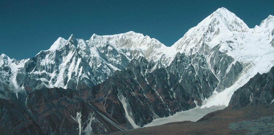 The Peri Himal on descent from Larkya La
