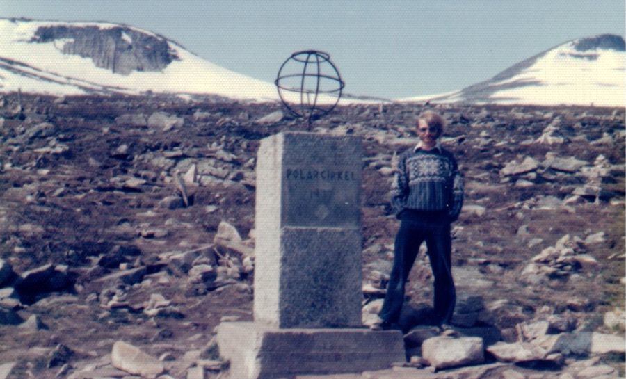 Crossing the Arctic Circle ( 66°33' North ) in Norway - Polar Circle Monument